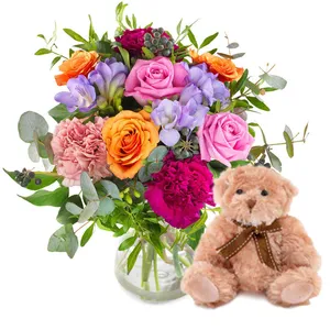 Blommor och nalle