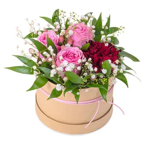 Box with pink roses