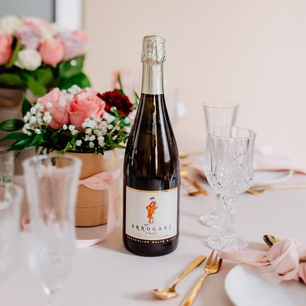 Wino Arrogant Frog Sparkling White