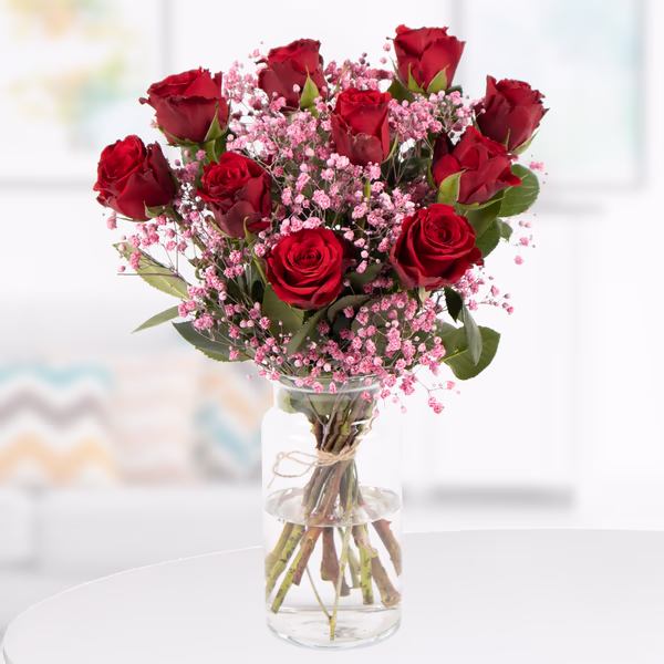 10 Rote Rosen (40cm) mit Schleierkraut