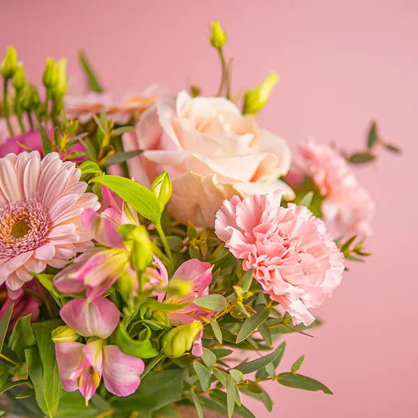 Pink freesia with mixed flowers