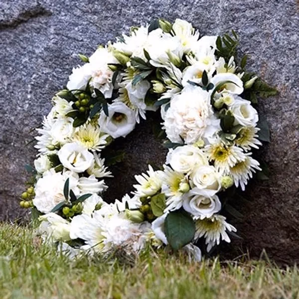 hvid begravelseskrans