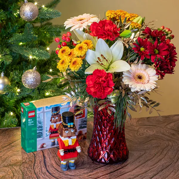 lego nutcracker and flowers giftset