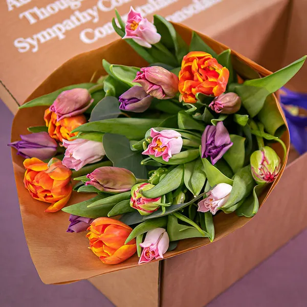 Mixed bouquet delivered in a box