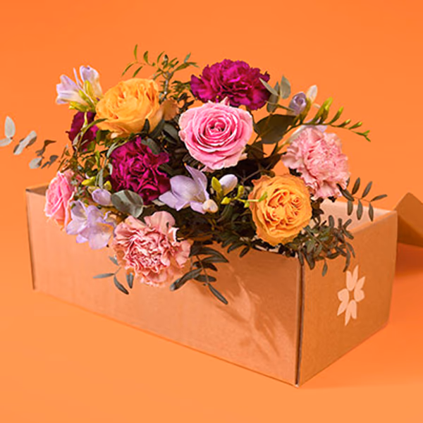 Mixed bouquet of flowers in a Eflroist box