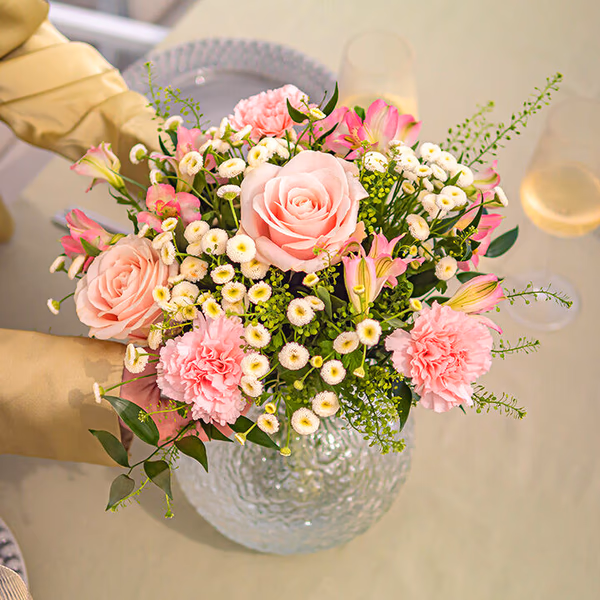 Pink bouquet in a vase
