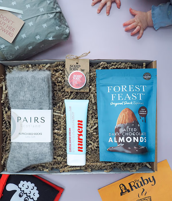 CREATE A NEW MUM GIFT BOX