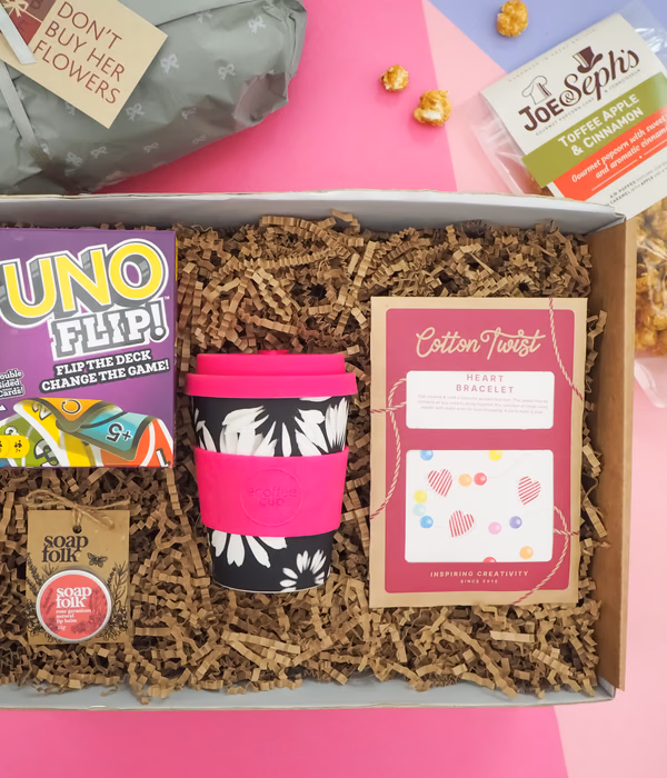 CREATE A TEENAGER GIFT BOX