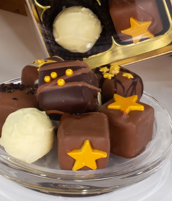 Champagne_and_chocolates_4.jpg