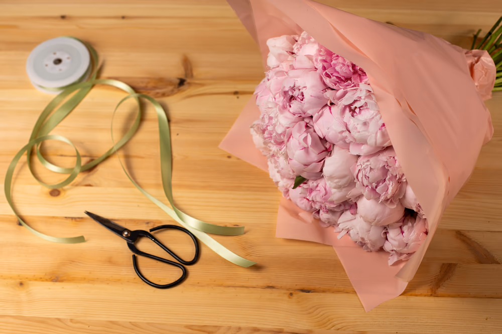 How to Wrap a Bouquet Like a Florist: DIY Bouquet Wrapping Guide