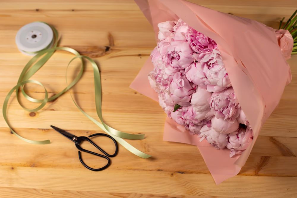 How to Wrap a Bouquet Like a Florist: DIY Bouquet Wrapping Guide